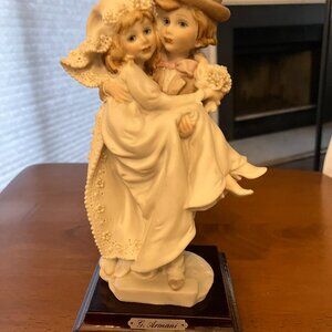 Giuseppe Armani Porcelain Figurine – Romantic Couple